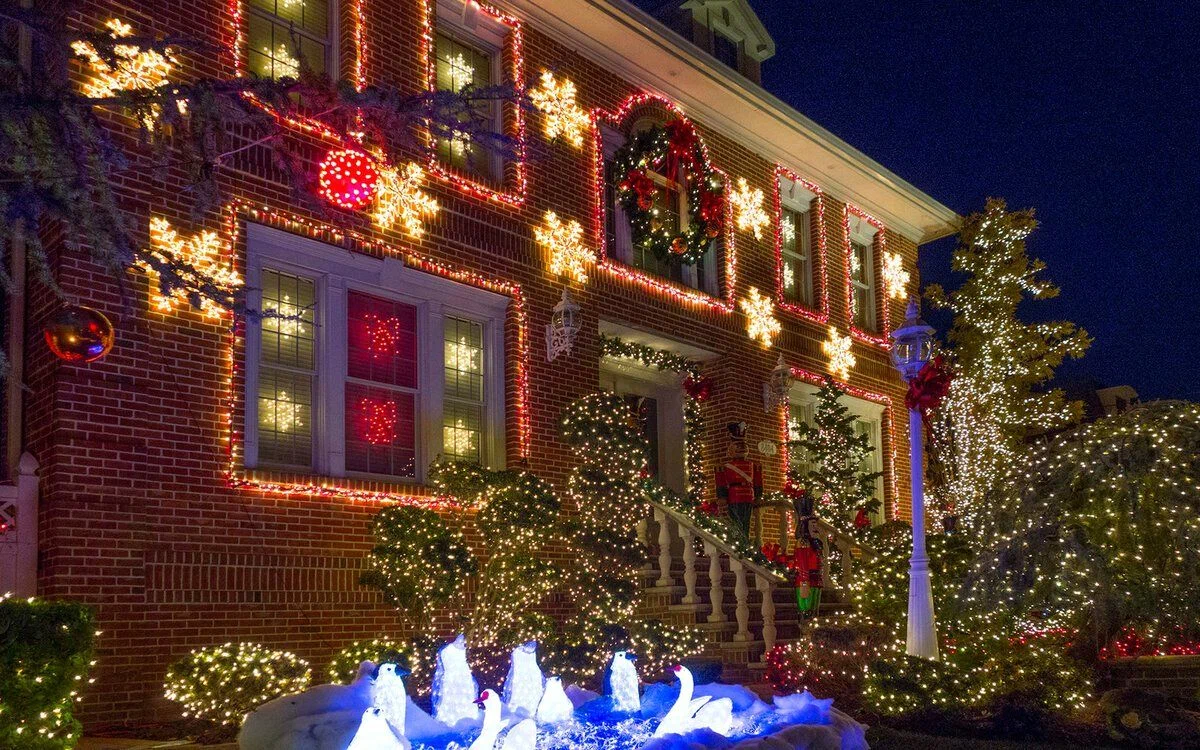 Волшебство зимних праздников: как превратить свой дом в сказочную резиденцию