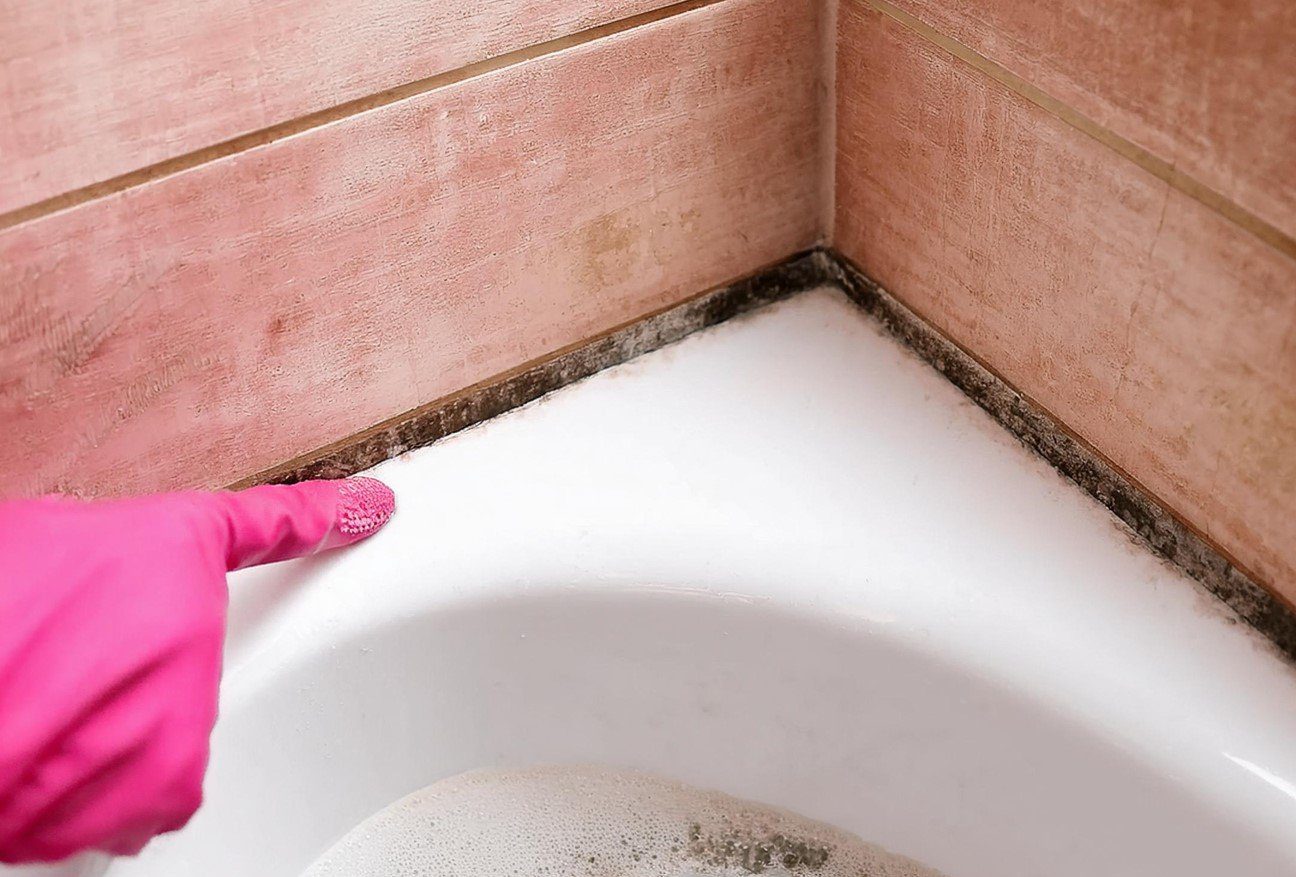 Как избавиться от плесени в ванной навсегда: эффективные способы борьбы и профилактики 2025